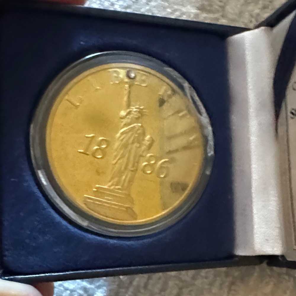 American mint Statue of Liberty